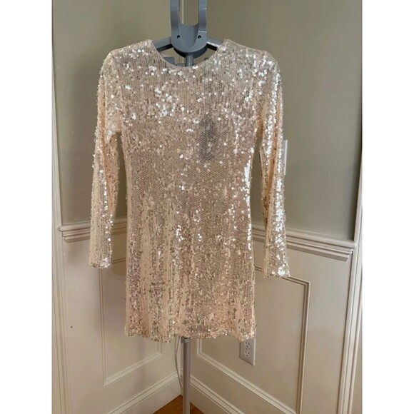 Gianni Bini Dresses & Skirts - Gianni Bini Ruby Sequin Mini Dress NWT Size Small Champagne
